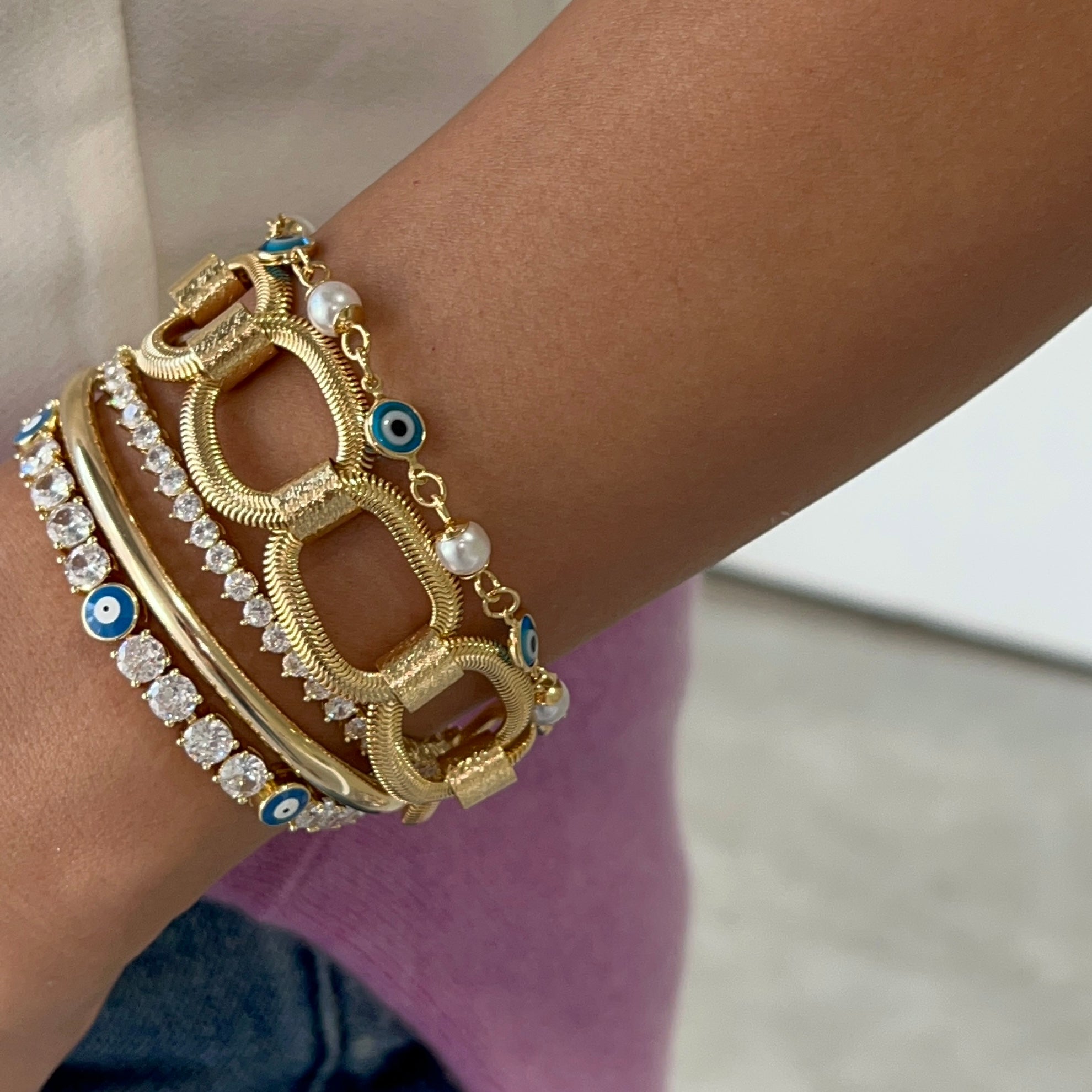 OPEN LOOP HERRINGBONE BRACELET