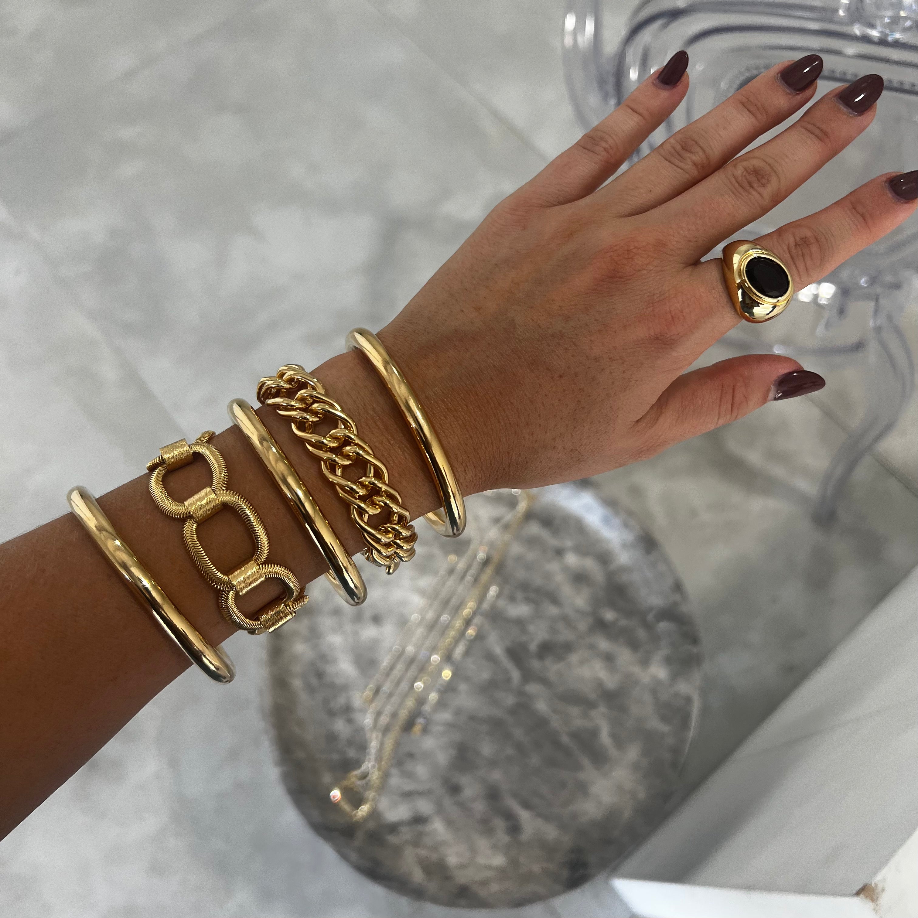 OPEN LOOP HERRINGBONE BRACELET