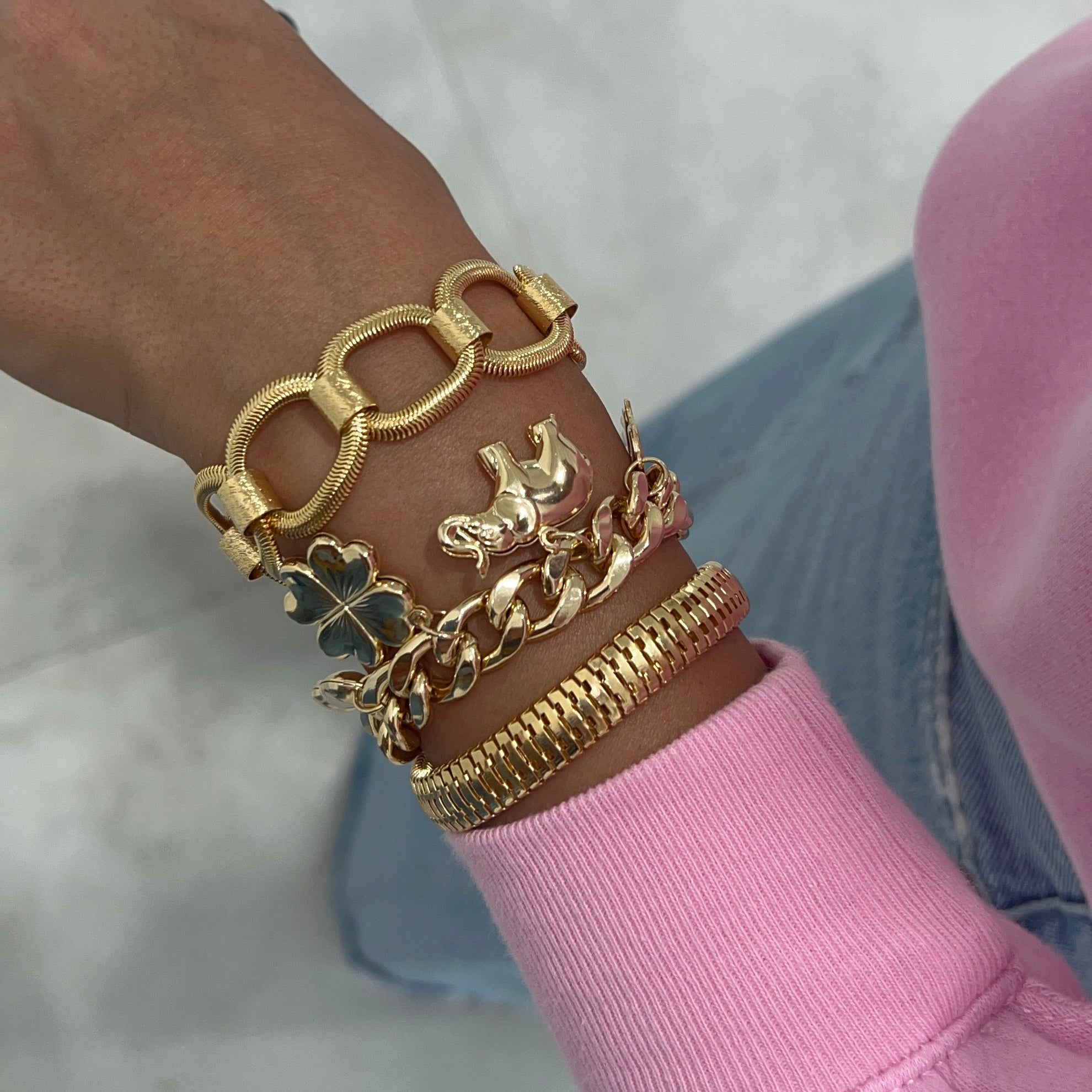 OPEN LOOP HERRINGBONE BRACELET