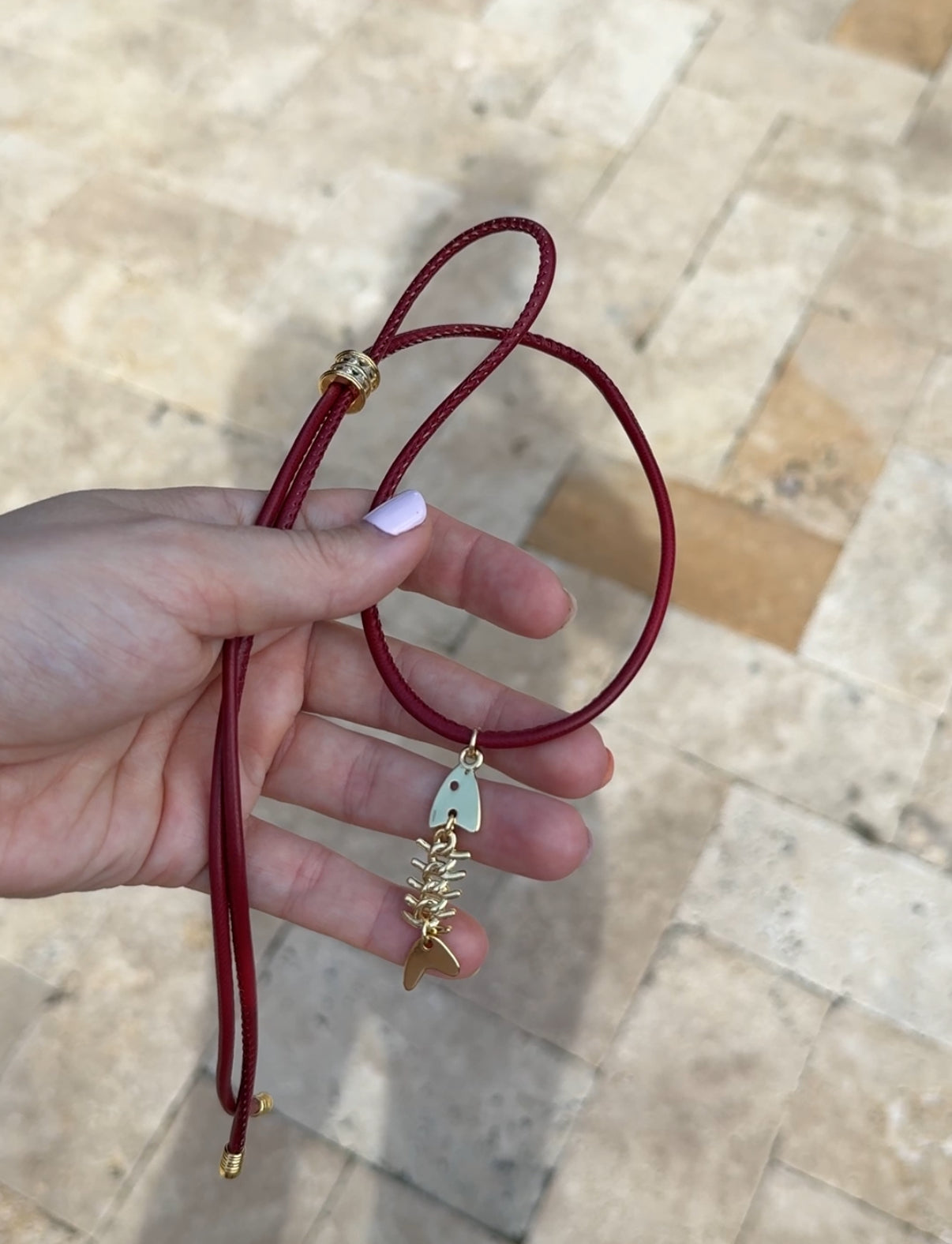 Roja Lariat