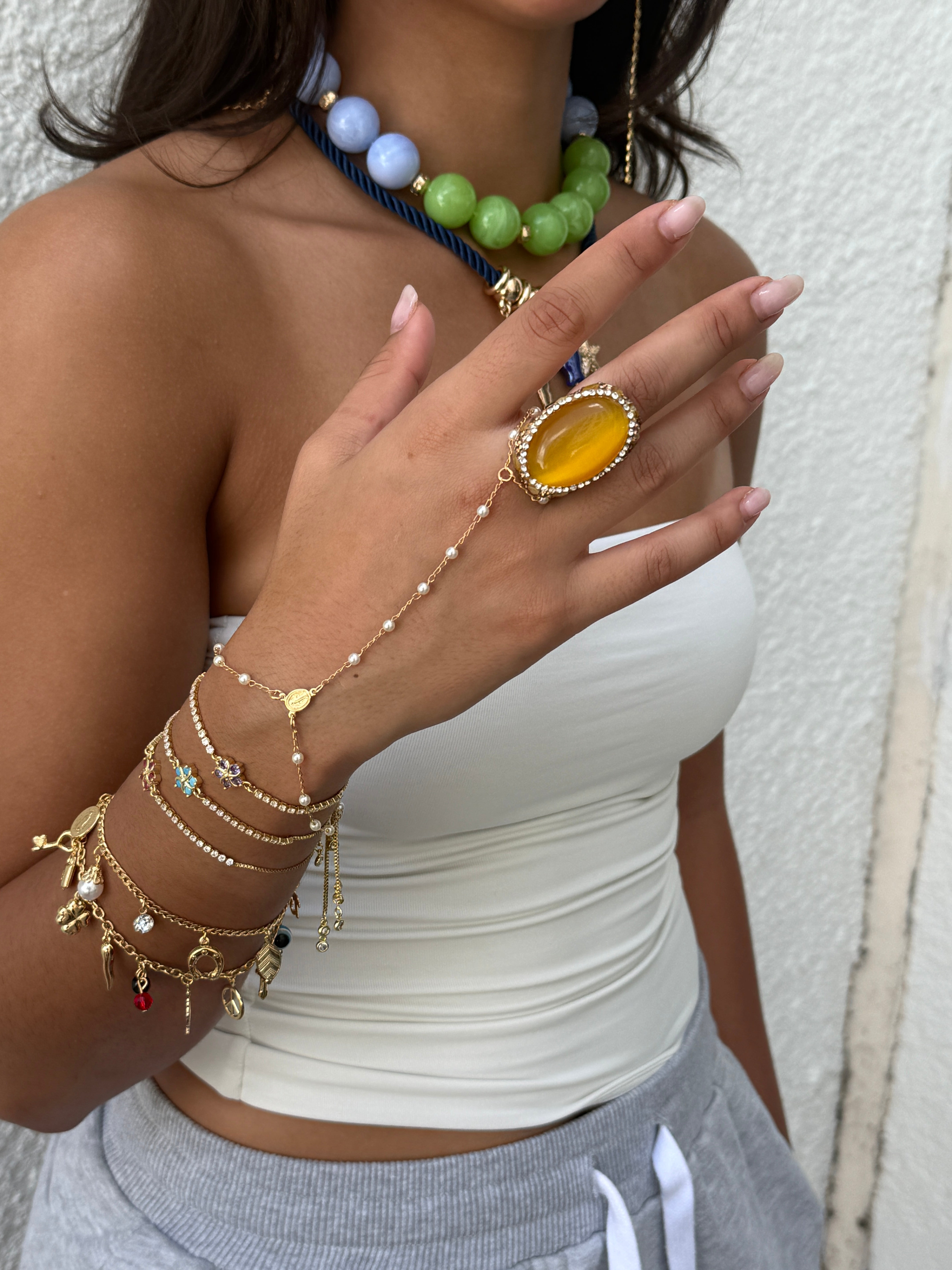 PEARL CHARM HAND CHAIN