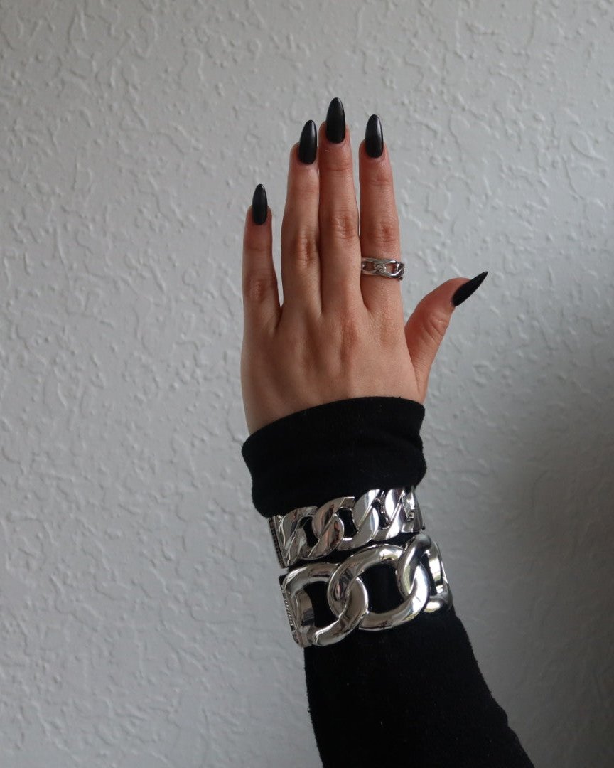 MEDIUM LINK CUFF