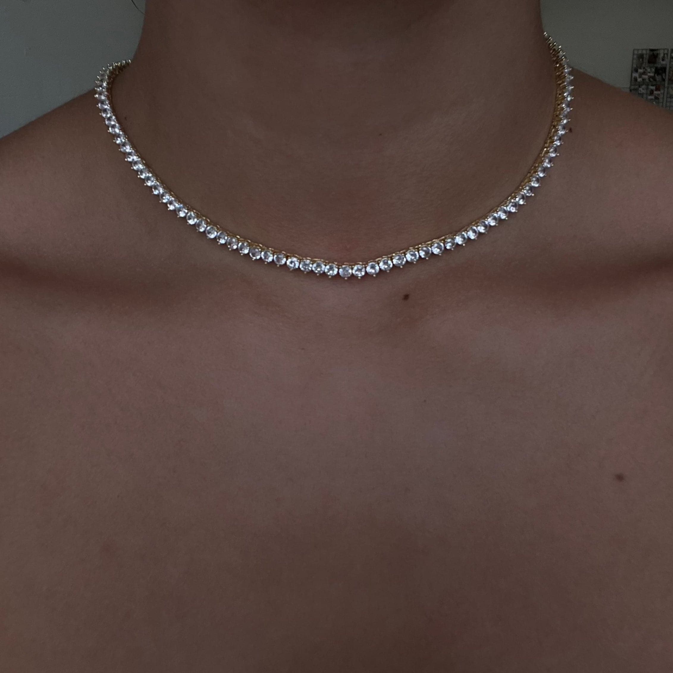 THREE POINT IMITATION DIAMOND NECKLACE