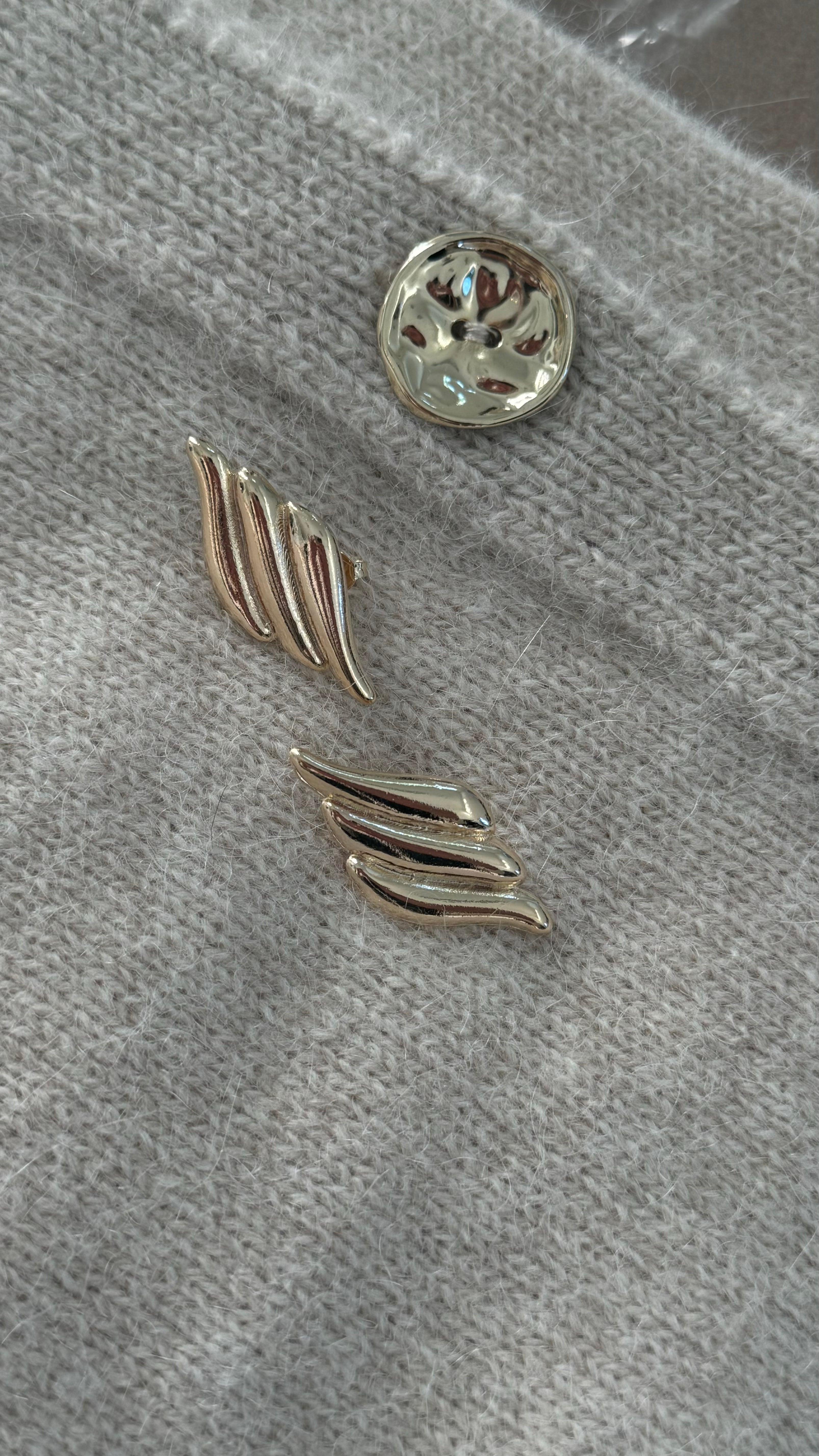 WING STUD EARRINGS