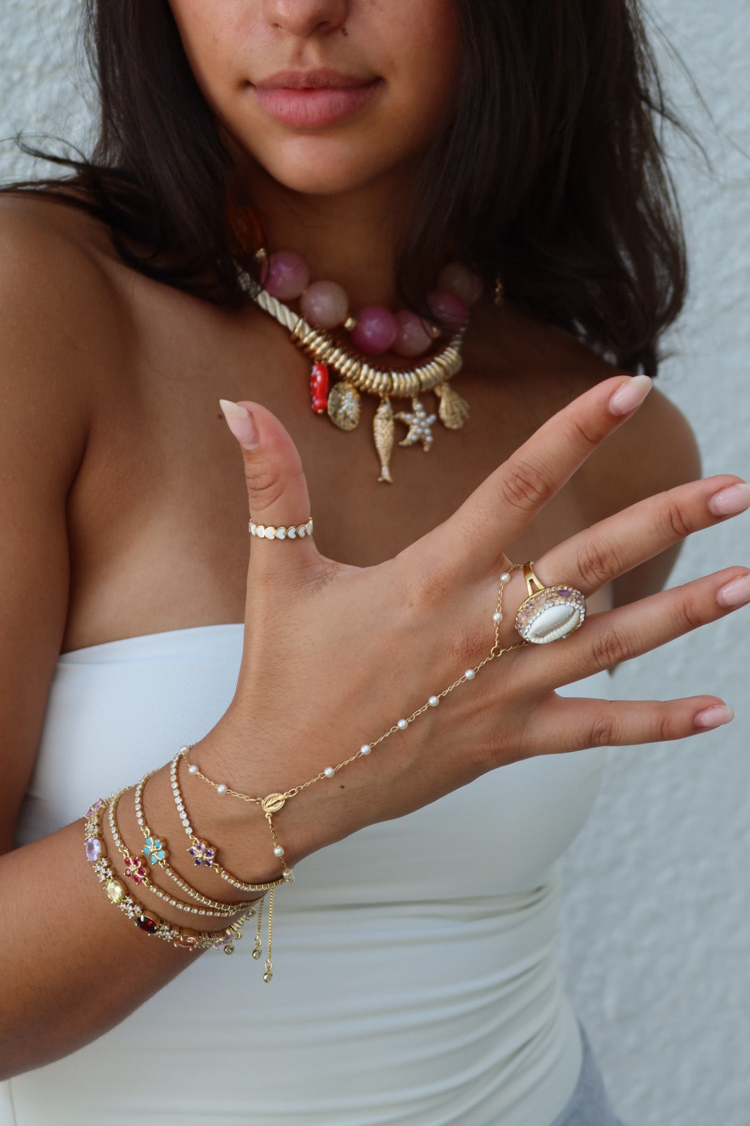 PEARL CHARM HAND CHAIN