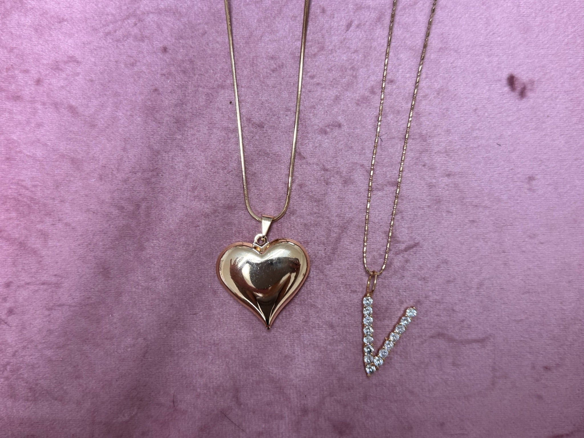 AMORA NECKLACE