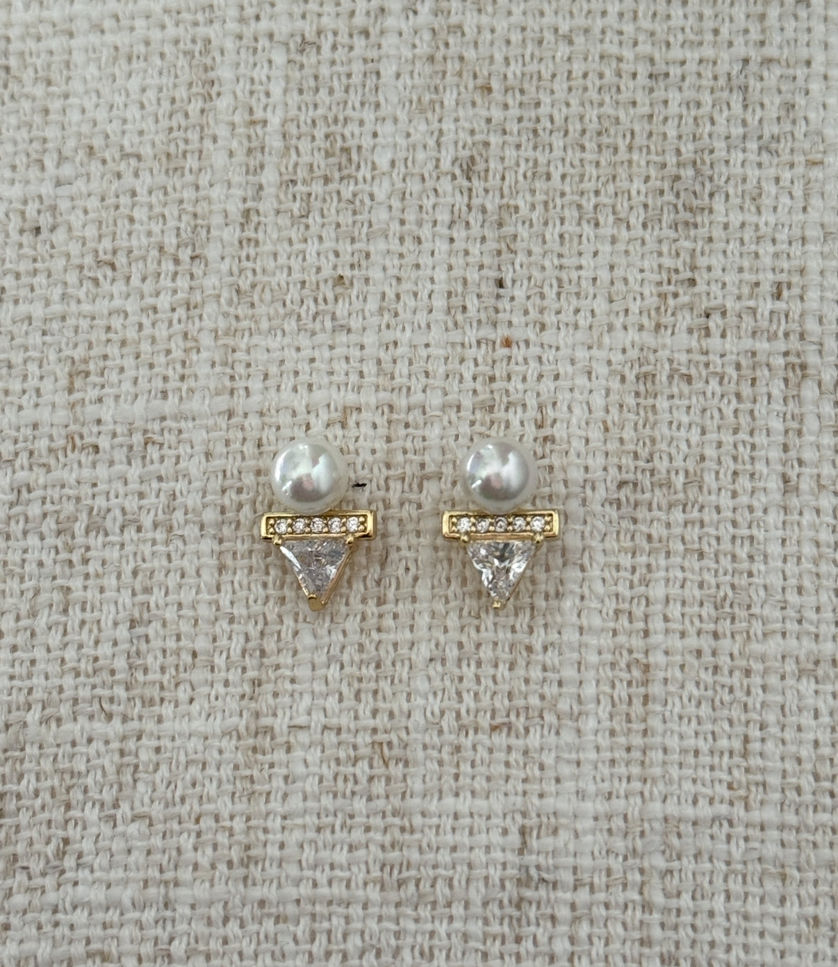 LUNA STUDS