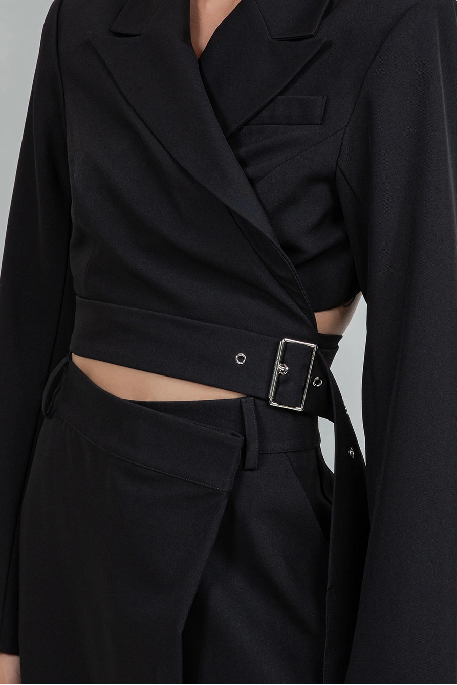 THE KROPPED STRUCTURED BLAZER